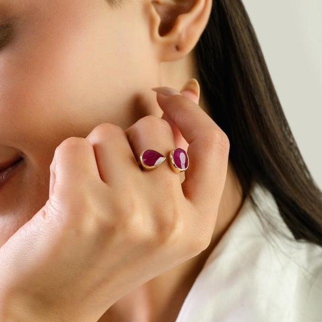 Contemporary Open Face 4.6 Ct Ruby Toi Et Moi Ring in 14k Yellow Gold Size 5.5 For Sale - Image 4 of 13