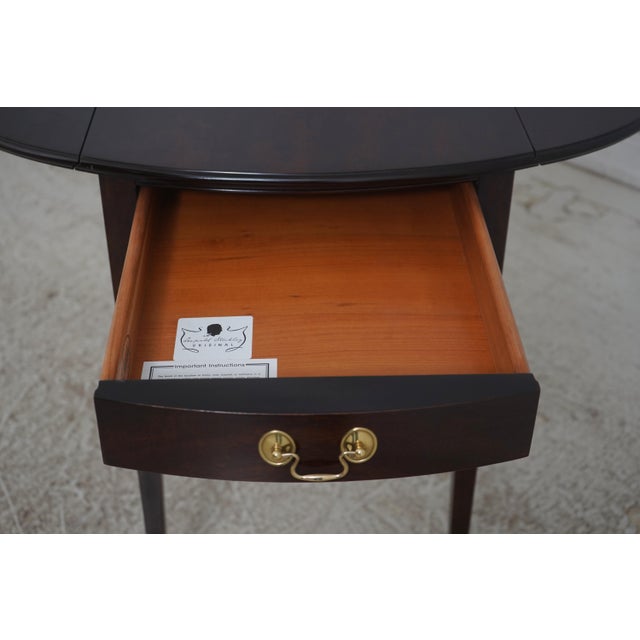 Stickley Federal Style Mahogany Pembroke Lamp Table For Sale In Philadelphia - Image 6 of 18
