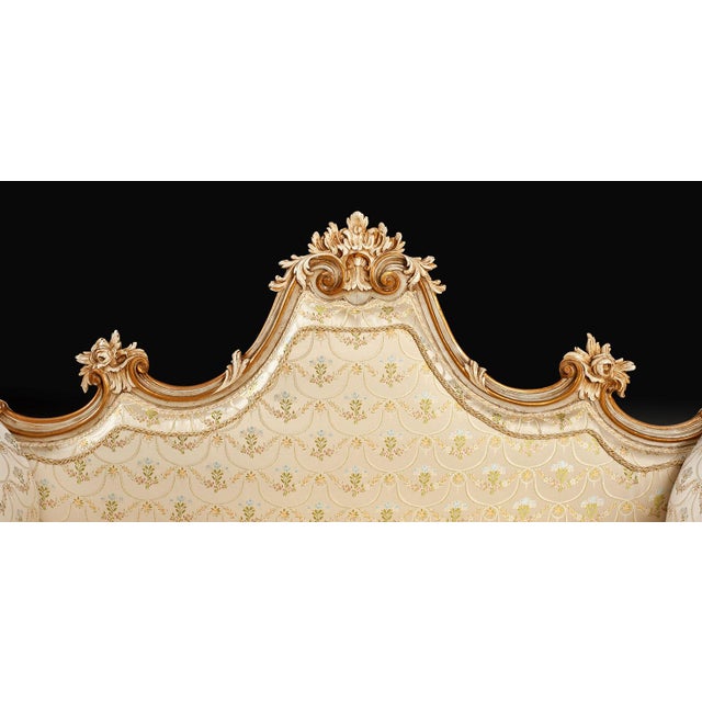 Italian Antique Gilt Carved Upholstered Bench With Floral Fabric For Sale - Image 4 of 7
