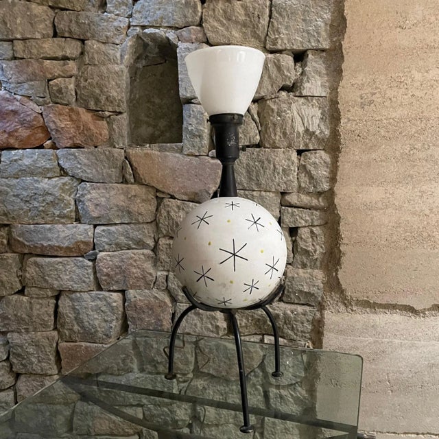 White 1950s Atomic Starburst Sphere Table Lamp Tripod Pedestal For Sale - Image 8 of 8