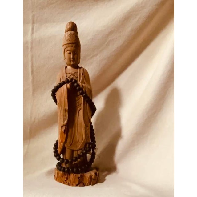 19th Century Hand-Carved Cypress Guanyin Buddhist Goddess of Mercy Sculpture With Prayer Beads For Sale - Image 14 of 17
