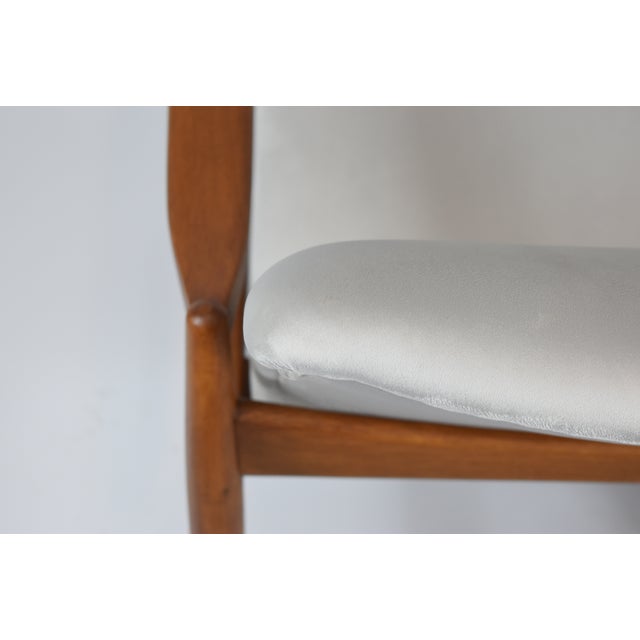 1960s Vintage Beige Fabric Armchair by E. Homma, 1960s For Sale - Image 5 of 12