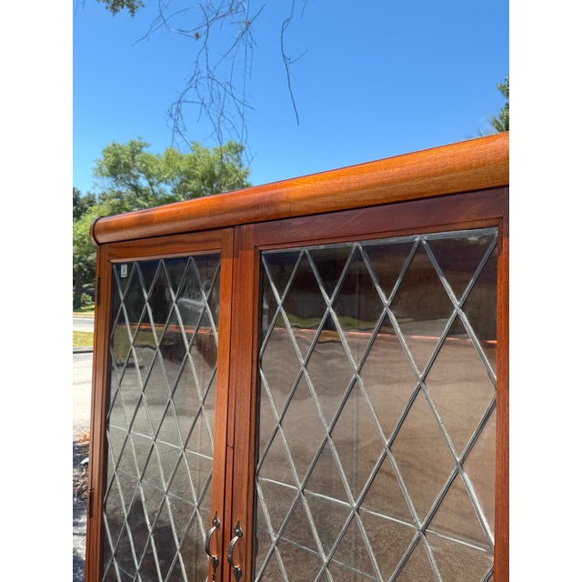 English Vintage Illuminated Diamond Pane Curio Cabinet / Glass Display Bookcase For Sale - Image 3 of 8