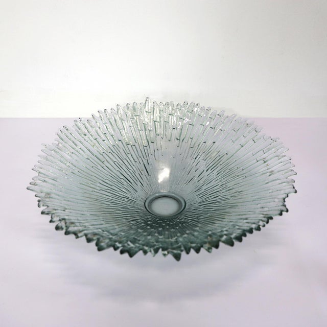 19.3ʺW × 19.3ʺD × 5.52ʺH Glass Fruit Platter/Bowl For Sale - Image 14 of 17