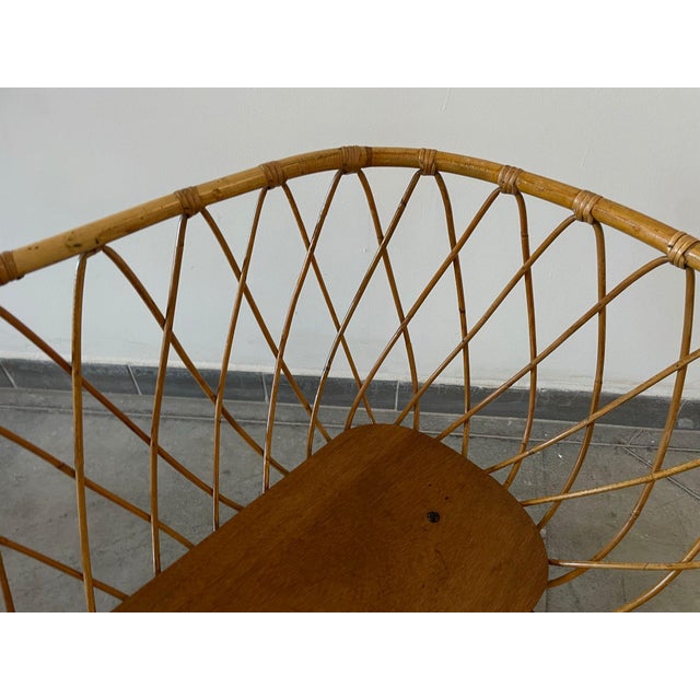 Vintage Rattan Wicker Baby Bassinet on Stand, Europe, 1970s For Sale - Image 4 of 10