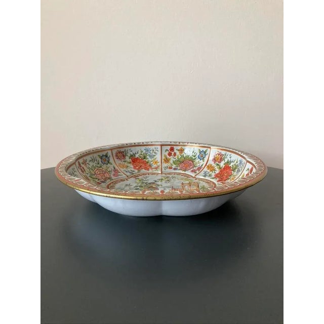 English Victorian Red Roses Toleware Bowl, Plate or Tray by Daher- Large For Sale - Image 12 of 12