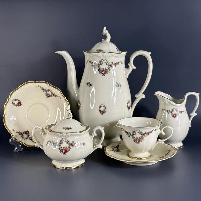 Tea Set from Tirschenreuth, for 11 Persons Charming tea set from the German manufacture Tirschenreuth 1838 Germany....