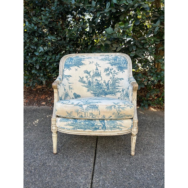 19th Century French Bergere Chair in Blue and White English Toile For Sale - Image 4 of 10
