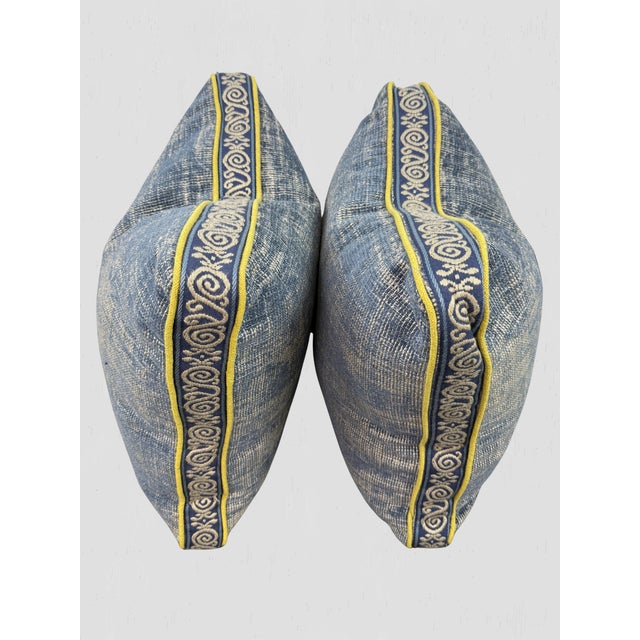 Novus Cruise Sapphire Box Pillow Pair For Sale - Image 4 of 4