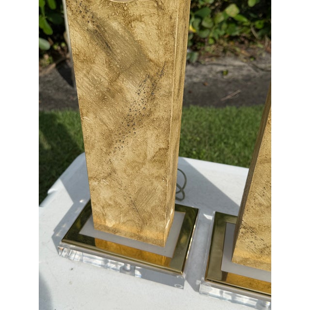 Vintage Modernist Table Lamps With Faux-Travertine Finish and Lucite Bases, a Pair For Sale - Image 10 of 13