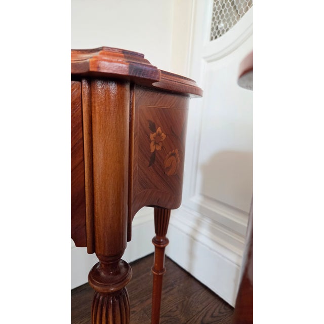 Wood Vintage French-Style Floral Marquetry Nightstands With Turned Legs — A Pair For Sale - Image 7 of 18