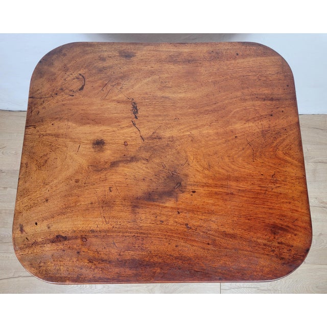 Early 19th Century English Georgian Tilt Top Table in Mahogany, 1820 For Sale - Image 5 of 15