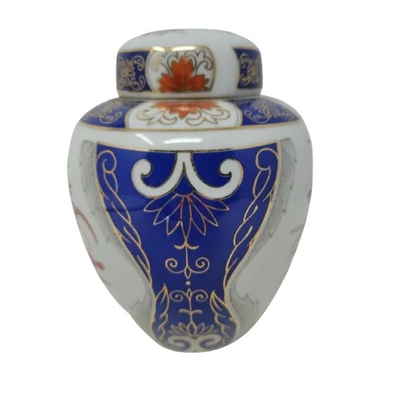 1990s Vintage Imari Porcelain Ginger Jar Urn For Sale - Image 5 of 5