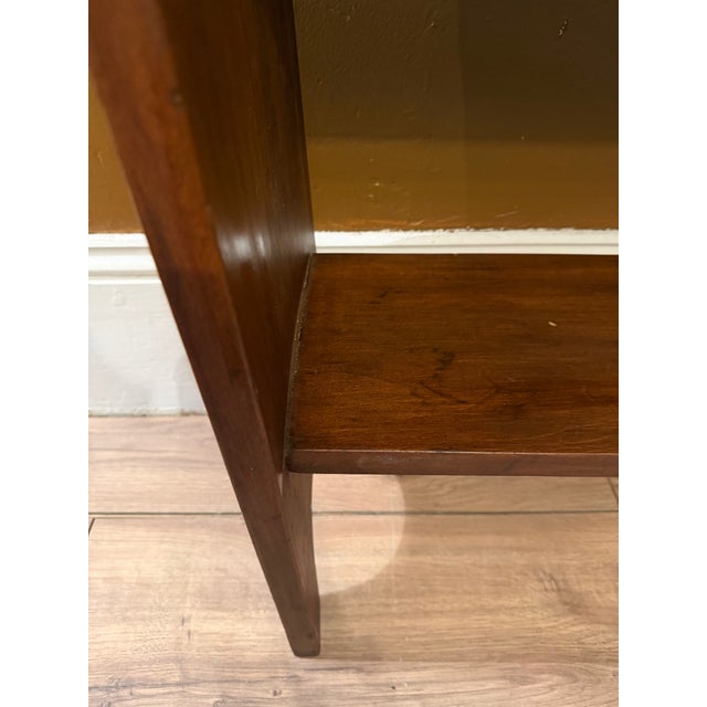 1900 - 1909 Antique Mission Oak Arts & Crafts 2-Tier Book Stand or Trough For Sale - Image 5 of 12