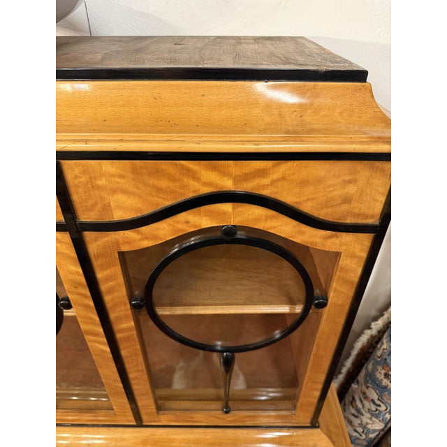 Wood Art Deco Salon Display Cabinet in Flamed Birch Veneer, 1910 For Sale - Image 7 of 9