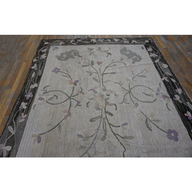 1900 - 1909 1900s Ivory Folk Art Floral Antique American Hooked Small Rug For Sale - Image 5 of 15