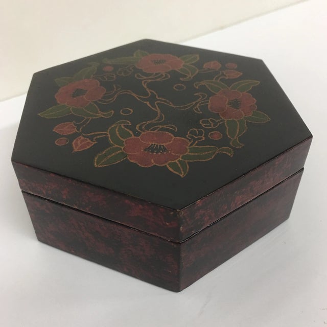 Vintage Lacquer Hexagon Box For Sale - Image 4 of 8