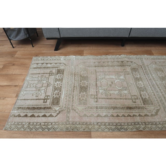 1970s Vintage Handmade Turkish Wool Cotton Beige Area Rug For Sale In San Francisco - Image 6 of 11
