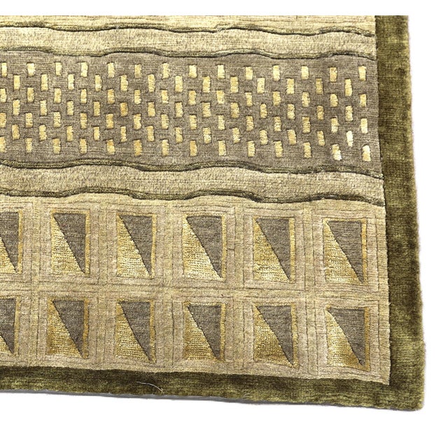 6'x9' Hand-Knotted Modern Tibetan Wool & Silk Carved Linear Rug in Gold & Green For Sale - Image 10 of 10