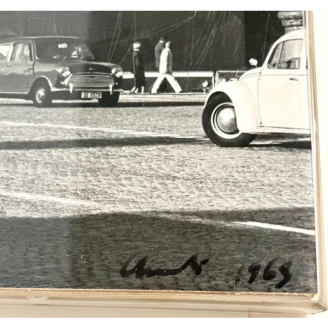 Christo and Jeanne-Claude, Vintage Signed SIlver Gelatin Photograph Christo Wrapped Kunsthalle Cugini Photo, 1968 For Sale - Image 12 of 12