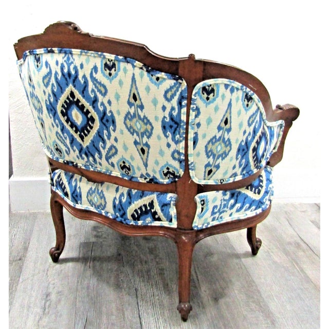 Wood Antique French Louis XV Carved Walnut French Bergère Armchair Ikat 18th Century For Sale - Image 7 of 18