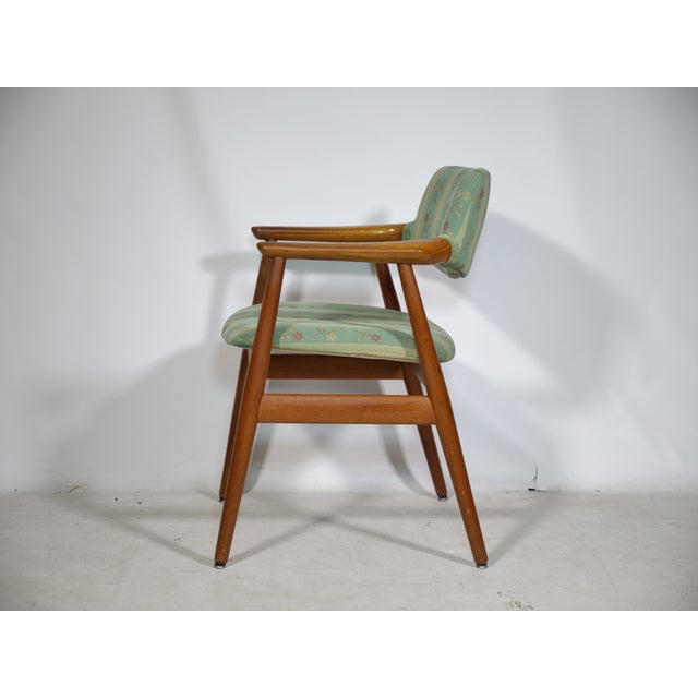 Erik Kirkegaard Mid-Century Modern Teak Armchair by Erik Kirkegaard for Glostrup Møbelfabrik, 1960s For Sale - Image 4 of 10