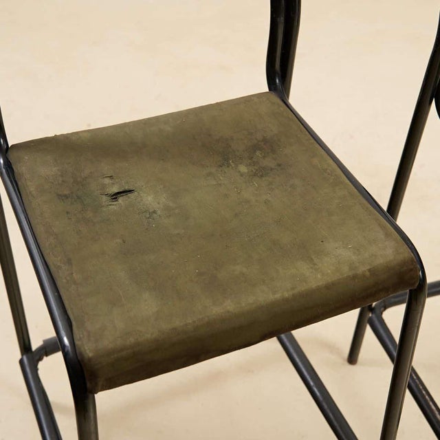 This charming set of two metal stools, perfect for lovers of minimalist design, dates back to the 1960s. Each stool...