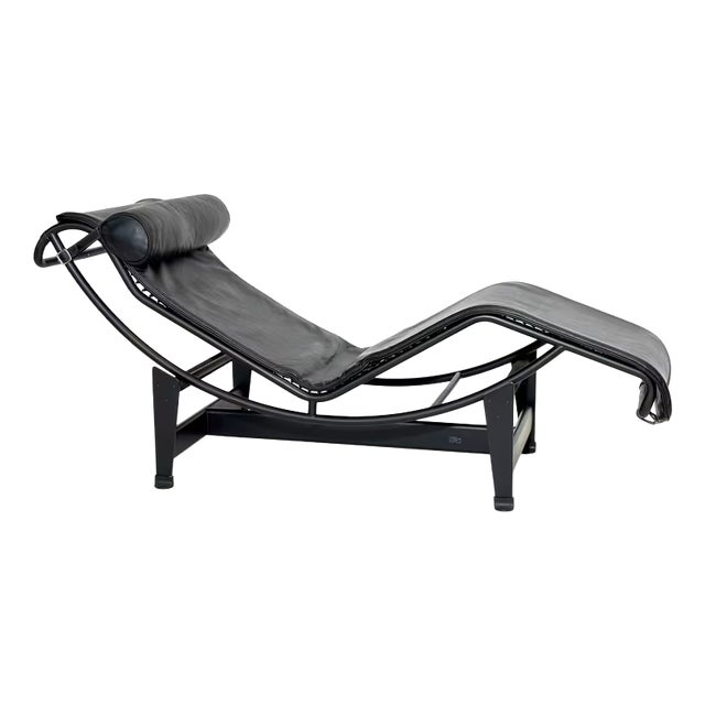 LC4 Chaise Lounge in Leather by Charlotte Perriand for Cassina For Sale