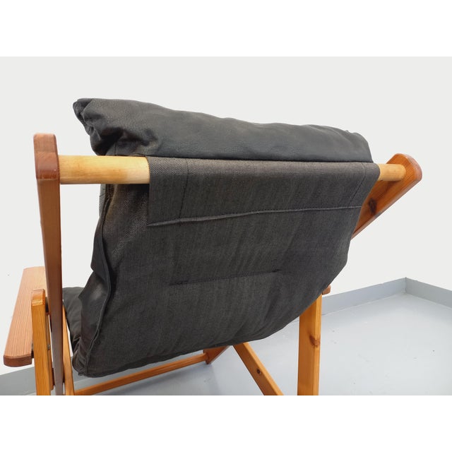 Vintage Adjustable Folding Chaise Lounge in Pine and Faux Leather, 1960s For Sale - Image 4 of 17