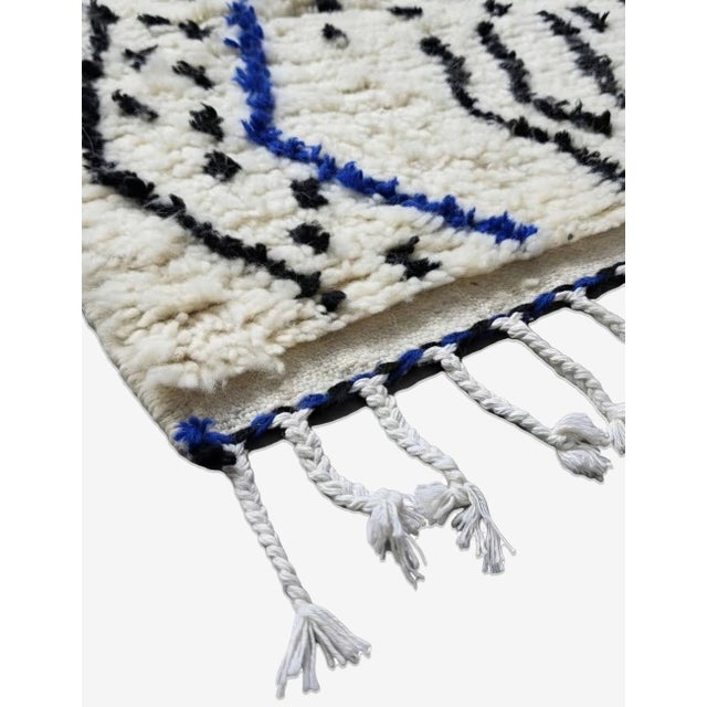 Azilal Berber Moroccan Rug - 8.3 X 5.8 Ft For Sale - Image 4 of 8