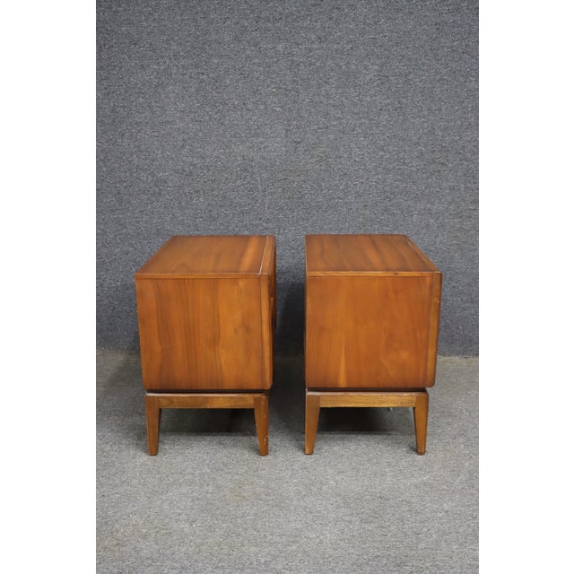 Brown Mid-Century Modern Walnut Nightstands Attributed to United Furniture Corporation, Pair For Sale - Image 8 of 12