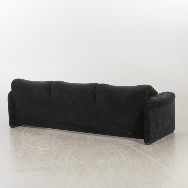 Vico Magistretti 1990s Vico Magistretti Maralunga Sofa Cassina Black Italy For Sale - Image 4 of 8