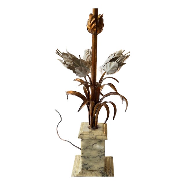 Beautiful vintage carved marble and tole lamp // Tole tulip flowers // Made in Italy // midcentury marble accent lamp / alabaster table lamp For Sale