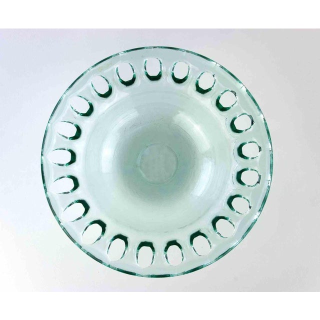 Art deco bowl is a decorative object realized in 1980s. Couronne Co, Usa. 7,5 x 31 cm. Good conditions!