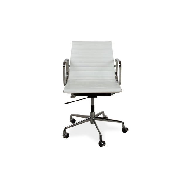 EA117 Leather Chairs from Vitra, Set of 4 For Sale - Image 9 of 12