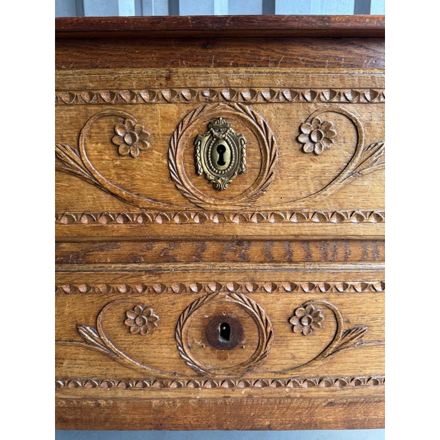 Antique French Provincial Oak Commode Sauteuse With Carved Love Birds, 19th Century For Sale - Image 9 of 9