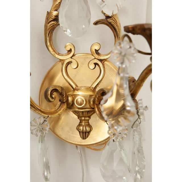 French Early 20th Century Brass & Crystal Sconces - A Pair For Sale In Baton Rouge - Image 6 of 10