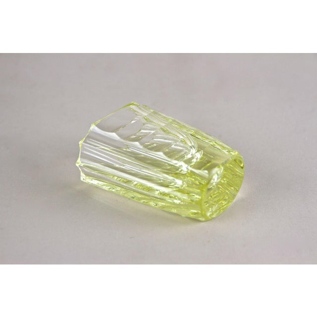 20th Century Art Deco Decanter Set with 6 Shot Glasses, 1920s, Set of 7 For Sale - Image 11 of 18