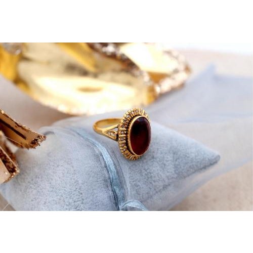 Gold Ring with Oval Shaped Table For Sale - Image 4 of 8