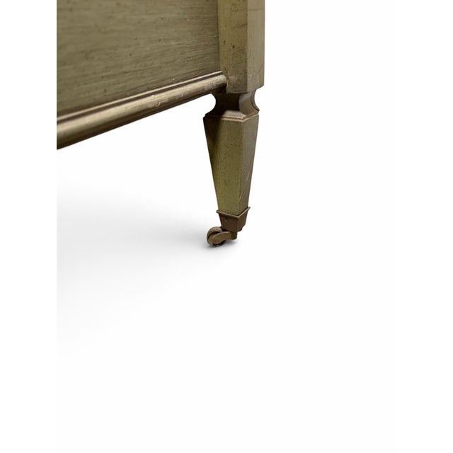 Late 20th Century Vintage Neoclassical Sage Green Queen Bed Frame (Headboard, Footboard, Rails) Attributed to White Fine Furniture Co. For Sale - Image 5 of 8