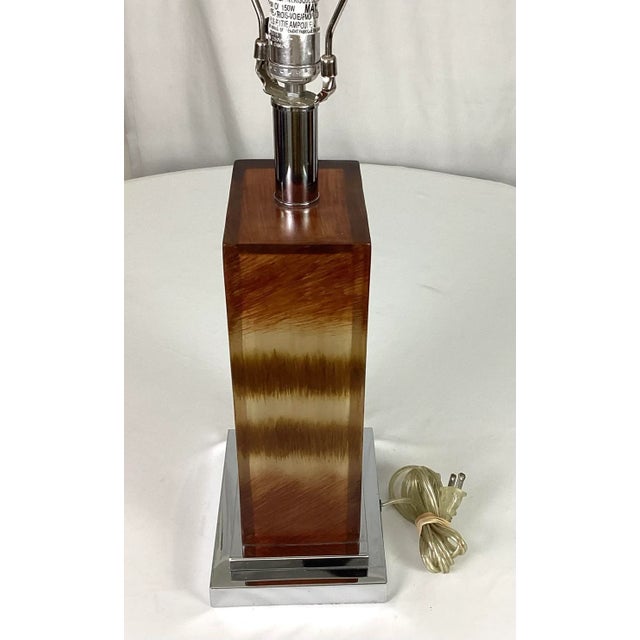 1950s Mid-Century Modern Luminaire Resin and Chrome Table Lamp For Sale - Image 4 of 10