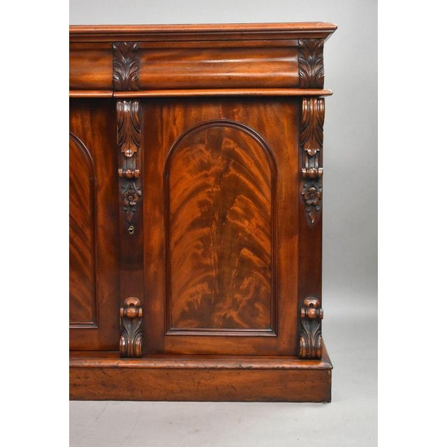 Victorian Flame Mahogany Four-Door Sideboard, 1860 For Sale - Image 4 of 10