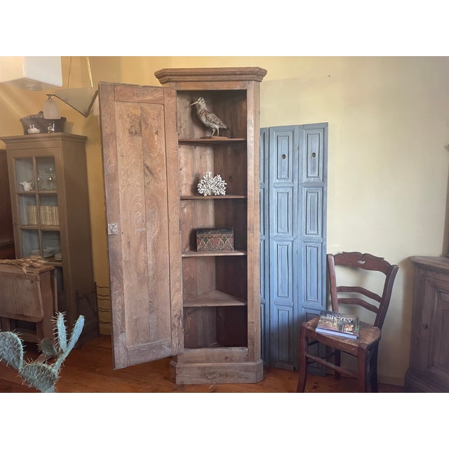 French Corner Cupboard in Walnut and Oak, 19th Century For Sale - Image 17 of 18