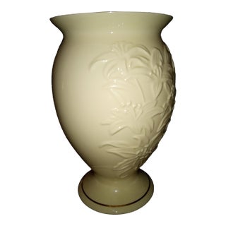1980s Lenox Porcelain Lily Vase 24 K Gold Trim Made in Usa For Sale