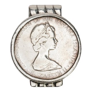 Fantastic Large Vintage Sterling Silver Money Clip 1971 Bahamas Islands Queen Elizabeth II Coin Gentleman’s Accessory British Royalty For Sale