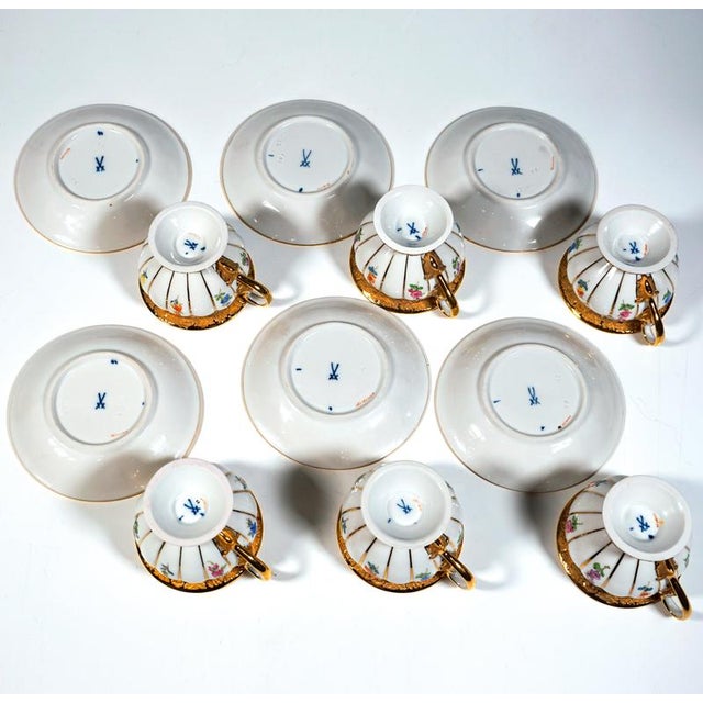 Ceramic X-Form Mocha Service for 6 in Gilt Bronze with Scattered Flowers from Meissen, 1980s, Set of 21 For Sale - Image 7 of 10