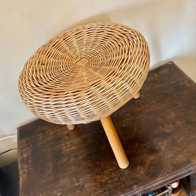 Mid century Tony Paul style wicker stool. Earlier, large design by Nevco, made in Yugoslavia.