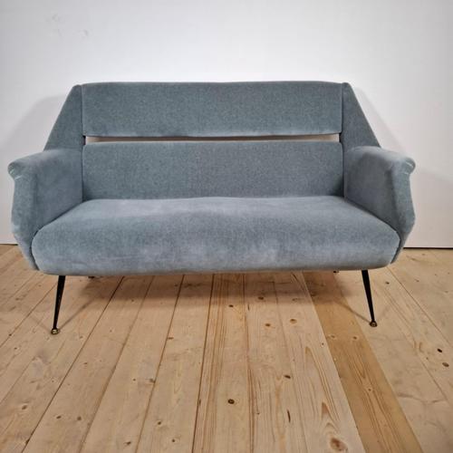 2-Seater Sofa by Gigi Radice for Minotti with Bicolor Velvet Upholstery from Kvadrat, Italy, 1955 For Sale - Image 3 of 7
