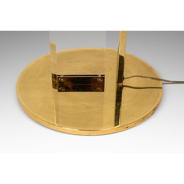 Metal Mid-Century Modern Hollywood Regency "Uplighter" Freestanding Floor Lamp in Brass & Lucite by Fredrick Ramond, Usa, C. 1986 For Sale - Image 7 of 12