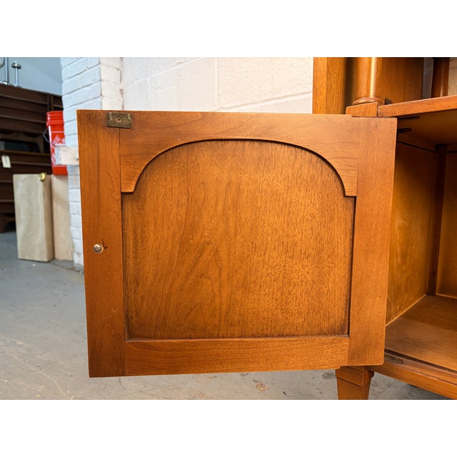 Mid 20th Century Modern Walnut and Brass Drop Leaf Bar Cart For Sale - Image 11 of 17